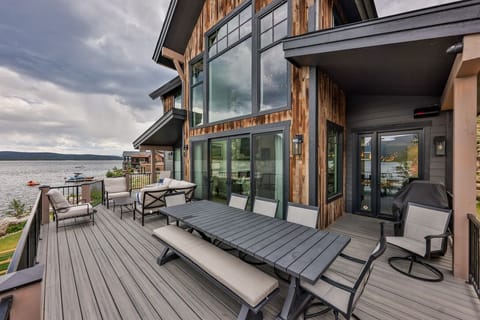 Lots of deck space!
