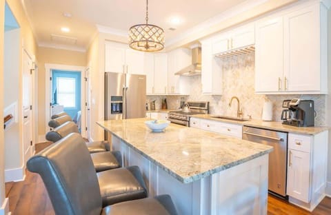 Welcome to Starfish Shack - Comfortable and New