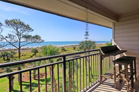 Gorgeous views of beach & ocean from the balcony!