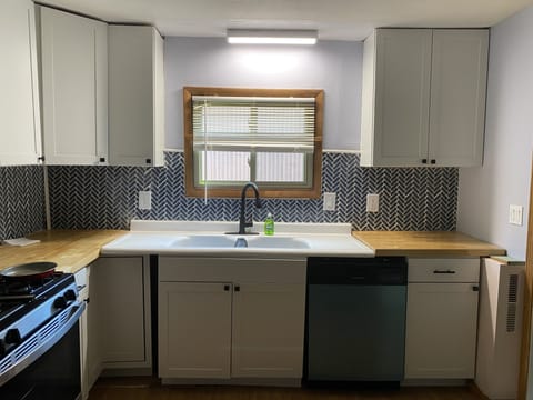 Kitchen with dishwasher