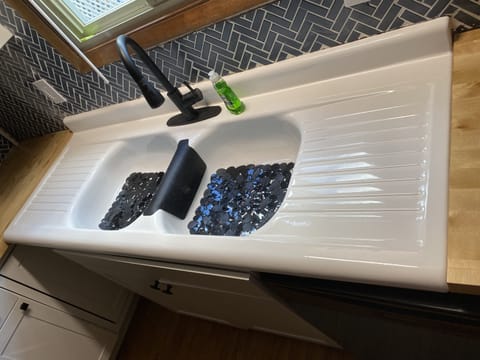 Kitchen sink