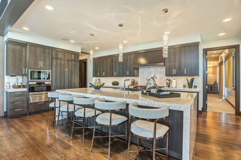 Flooring, Indoors, Room, Hardwood, Kitchen Island