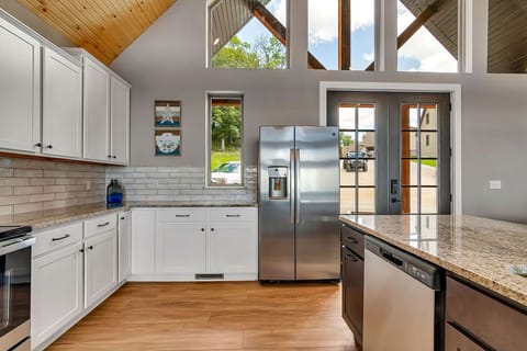 Open Kitchen - Main Floor