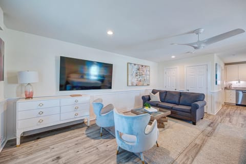 Barefoot Living Room (1)