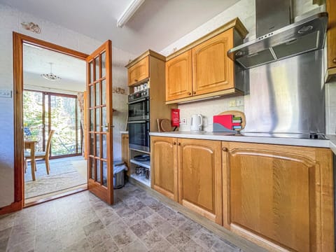 Kitchen | Chanonry View Holiday Cottage, Fortrose