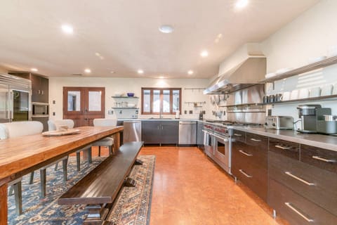 Countertops for days.