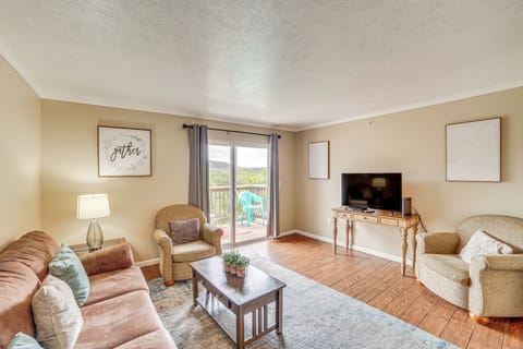 Branson Vacation Rental | 3BR | 2BA | 1,200 Sq Ft | Stairs Required