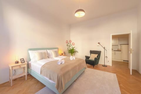 Bedroom with 180 king bed
