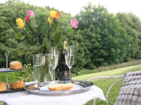 Enjoy the garden and watch the golfers