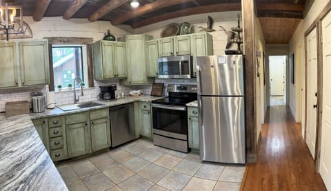 A rustic fully-equipped kitchen for delicious meals.