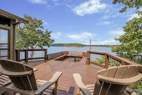 View, firepit, and plenty of seating!