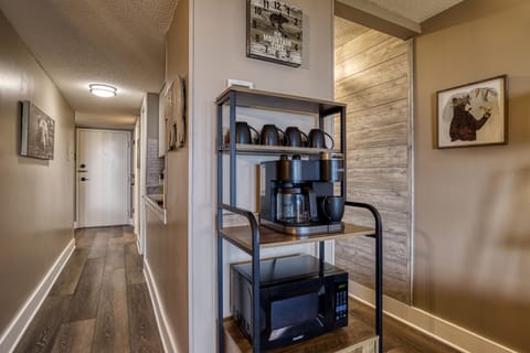 Combo Keurig K-cup and drip brewer