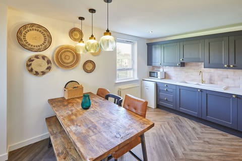 Fox Cottage, Bellingham - Host & Stay