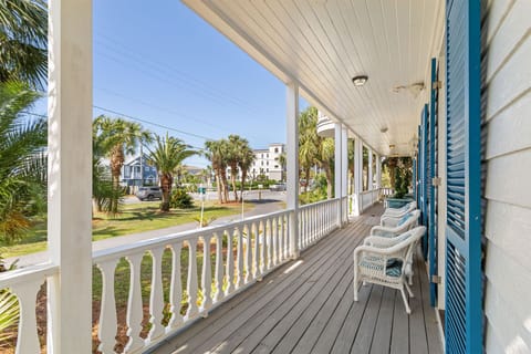 22-Bare-Feet-Retreat-Porch