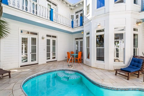 22-Bare-Feet-Retreat-Pool-Patio