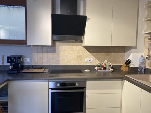 Ceramic hob and oven 