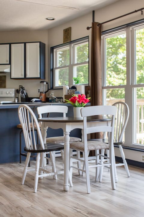 Breakfast, lunch or dinner; enjoy your meals with a view!