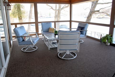 Its the perfect spot for morning coffee or evening cocktails!