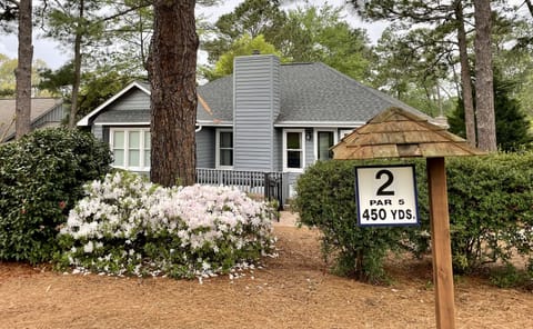 Premiere location on 2nd tee of Pinehurst #5 and an easy walk to the resort. 