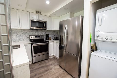 Gorgeous stainless kitchen with updated cabinets and appliances!