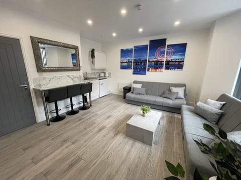 suite 5
