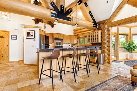 Fully equipped kitchen