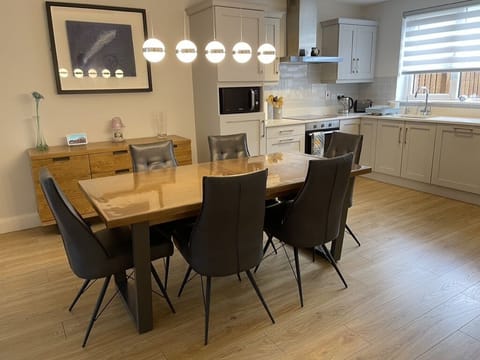 Dining area/Kitchen.