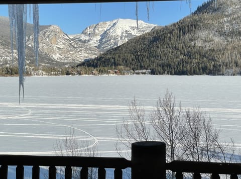 Amazing views of the lake and Baldy Peak! 
