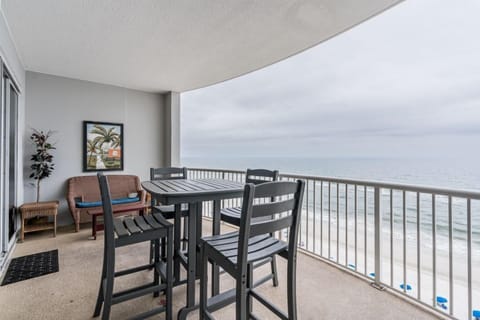 Island Royale 1004 Balcony Dining Table Seats 4