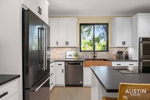 Fully equipped kitchen with all the essentials and dishwasher