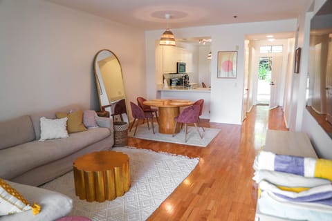 Common area and dining table 