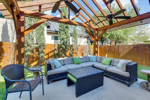 New Braunfels Vacation Rental | 3BR | 2.5BA | 2 Steps to Enter | 2,200 Sq Ft