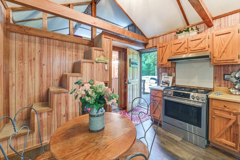 Kitchen | Cooking Basics | Coffee Bar | Main Level