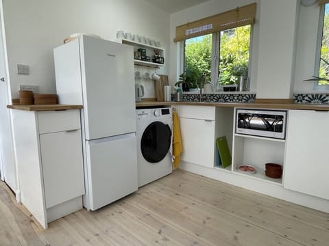 UNADJUSTEDNONRAW thumb be05