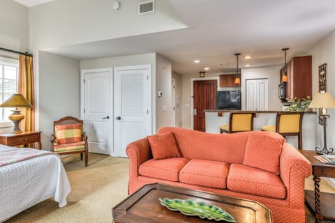 Sitting Area to Kitchen