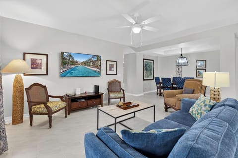 Living area to Dining area