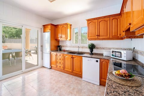 Villa Carolina Blanca image