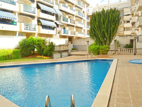 Building, Plant, Property, Window, Land Lot, Urban Design, Landscape, Neighbourhood, Grass, Leisure
