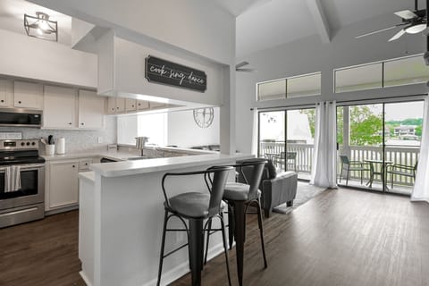 Welcome to your Lake Conroe escape!