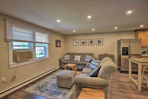 Living Area | Smart TV