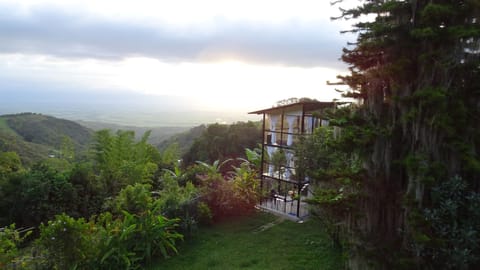 Cristal House overlooking the Valle