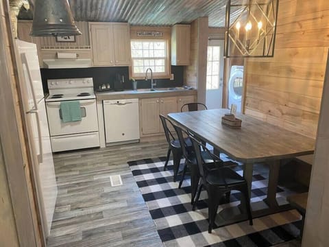 3783d0d5 dcff 47e2 b37e 61e4524961de