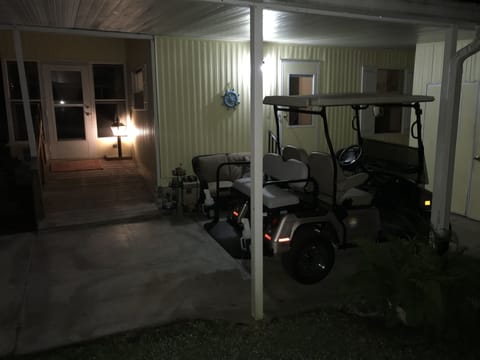 2010 Par Car. Charge it for three hours and it lasts four weeks. 48 V battery!