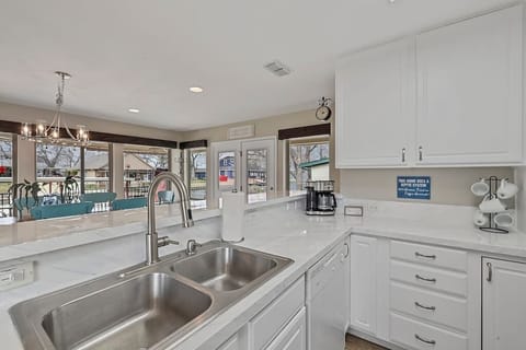 Fully stocked kitchen with all the major and small appliances