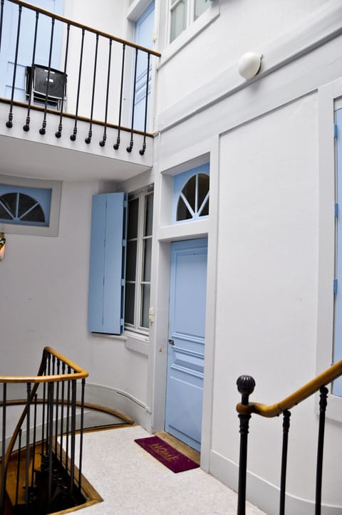 L'Aparté a charming accommodation in the heart of old Lons le Saunier Apartment in Jura