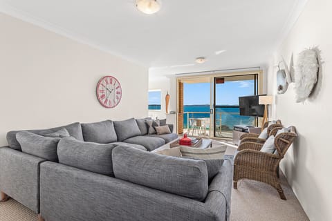 Loungeroom, with TV, Foxtel and amazing views.