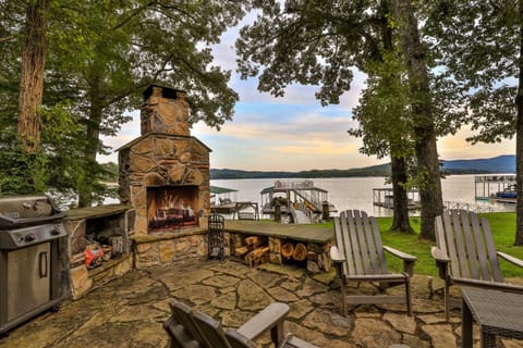 Outdoor Fireplace by the lake 