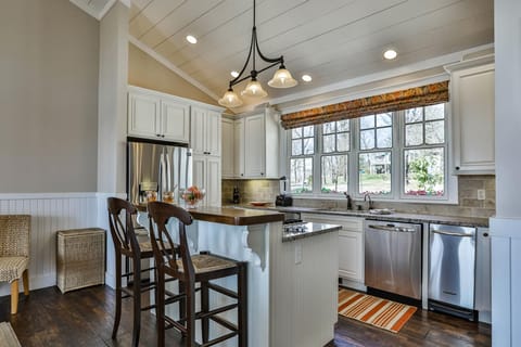Breakfast bar seating for two
