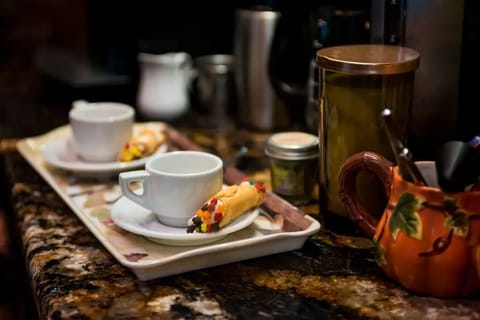 Our Welcome gift, Cannoli and espresso!