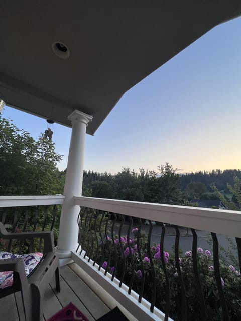 Facing north, UO campus, Hayward, Matt Knight, Autzen, downtown Eug Springfield